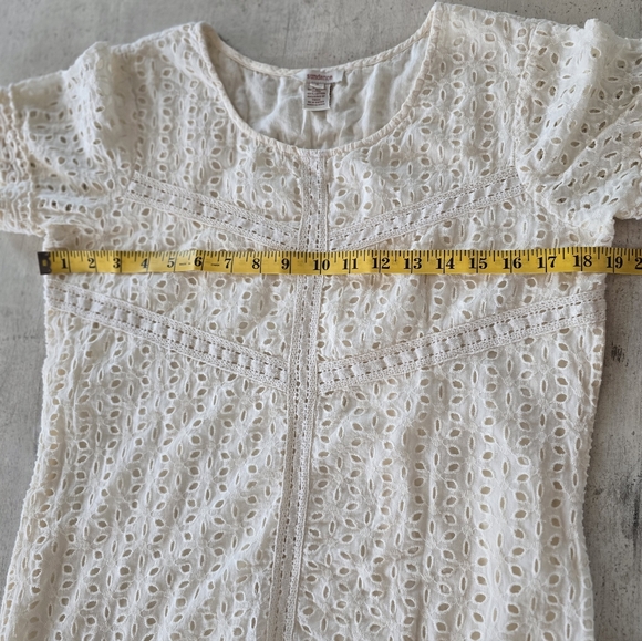 NOT FOR SALE Sundance Cream Lace Dress - Picture 2 of 9